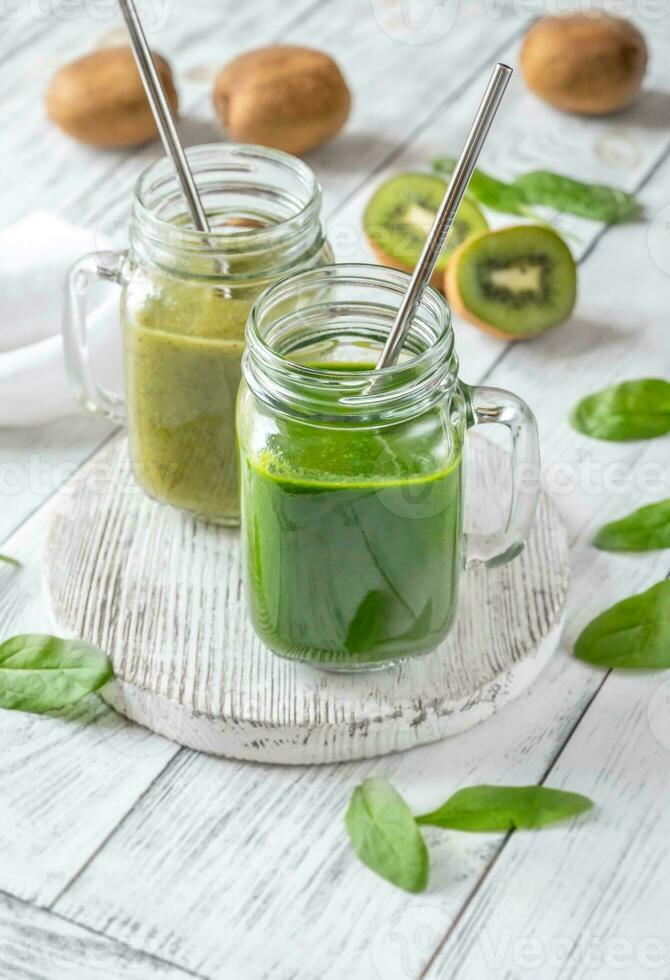 frullati di spinaci e kiwi foto