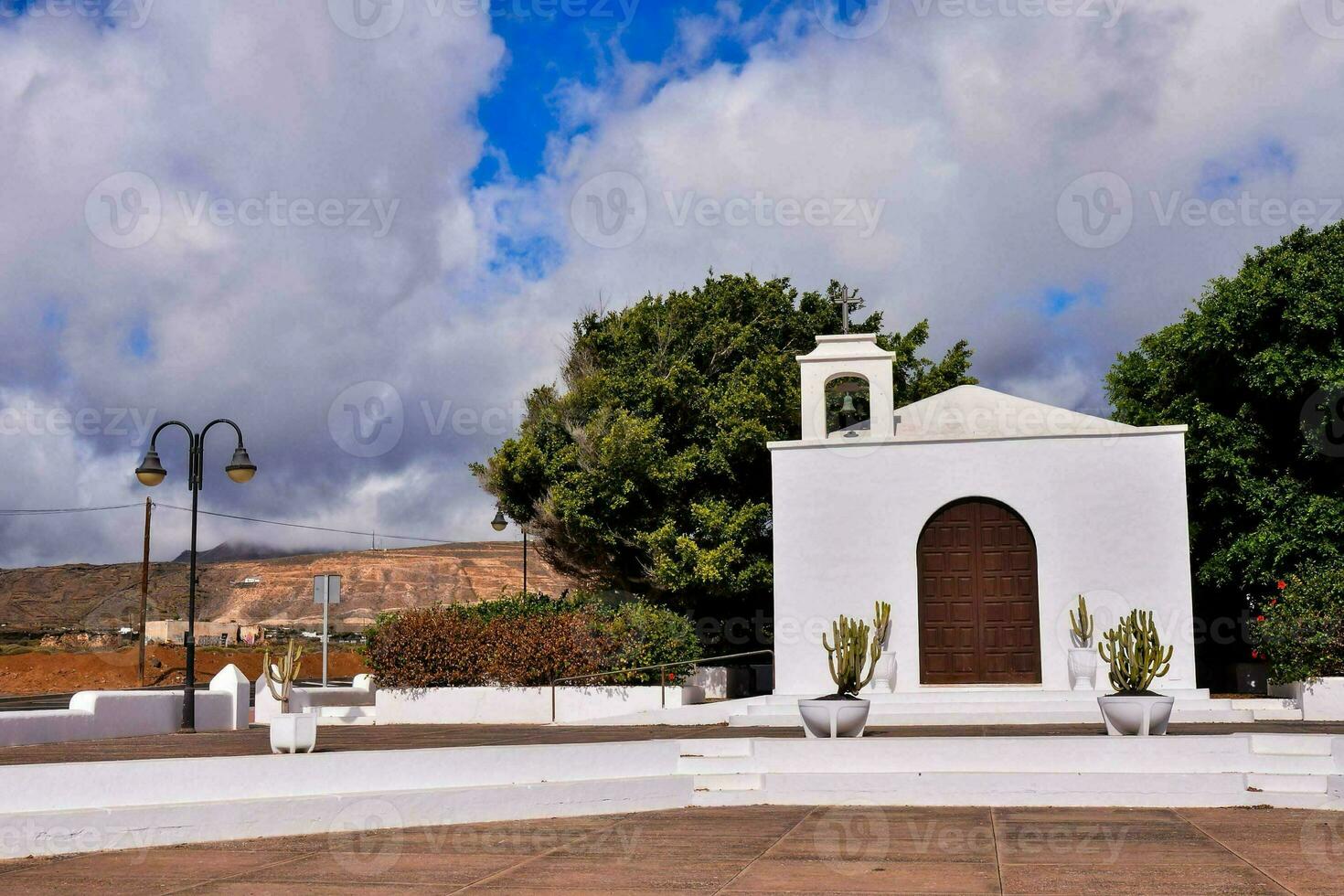 Visualizza con vecchio Chiesa foto