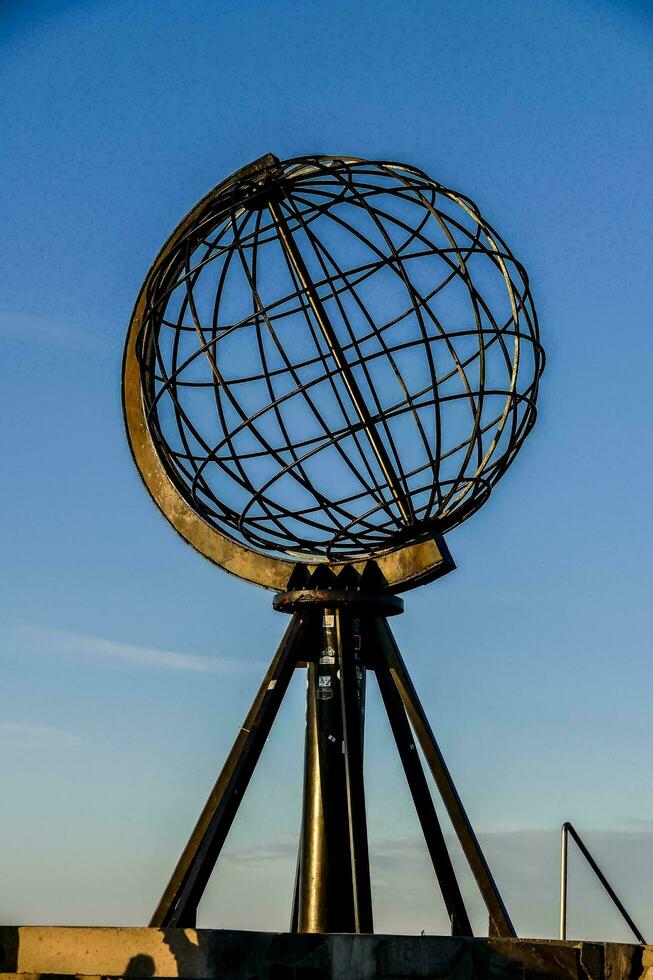 il globo a nordkapp, Norvegia 2022 foto