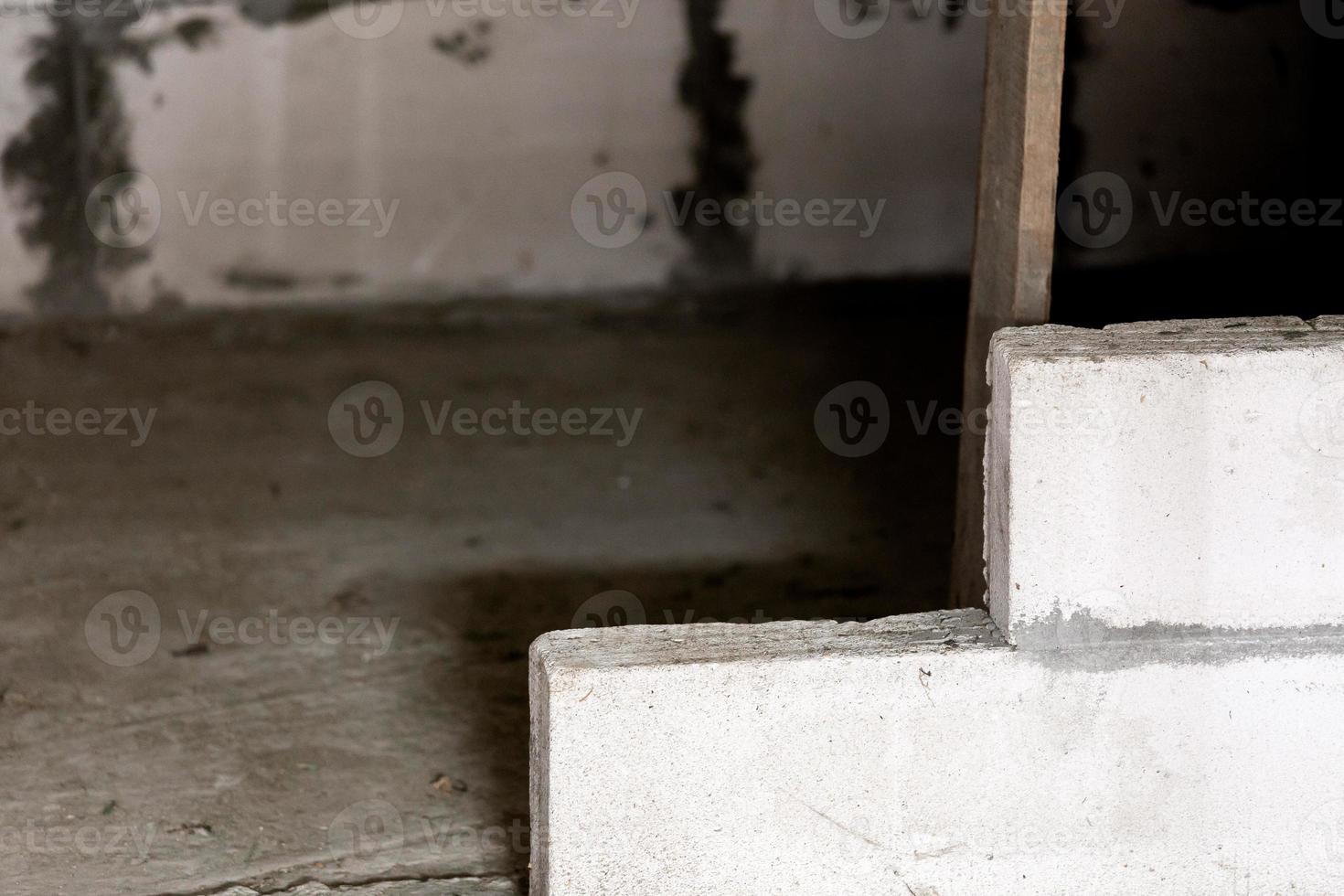 interno di una casa di campagna in costruzione foto