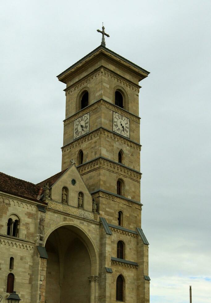 santo di michele romano cattolico Cattedrale nel alba iulia immortalato a partire dal diverso angoli foto