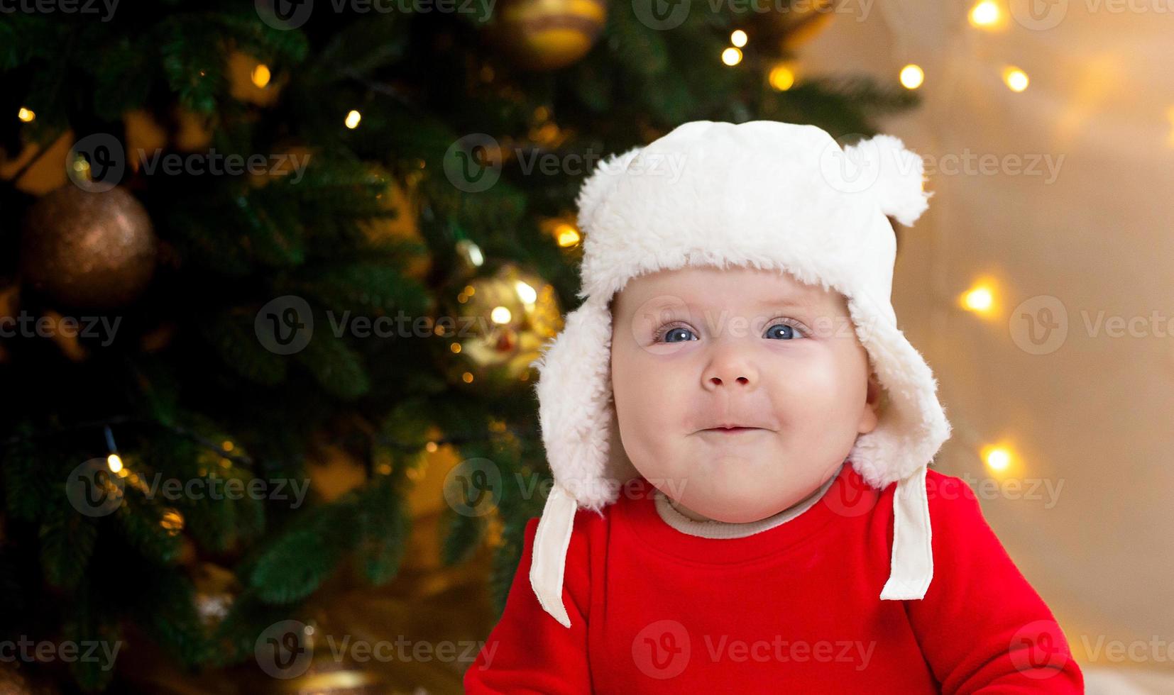 il bambino di natale sta sorridendo foto