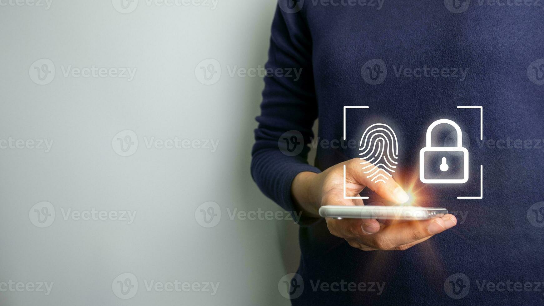 verifica di informazione con dito Stampa di inteligente Telefono, Internet sicurezza, in linea finanziario transazione, 2 fasi verifica, Confermare transazione e identità. foto