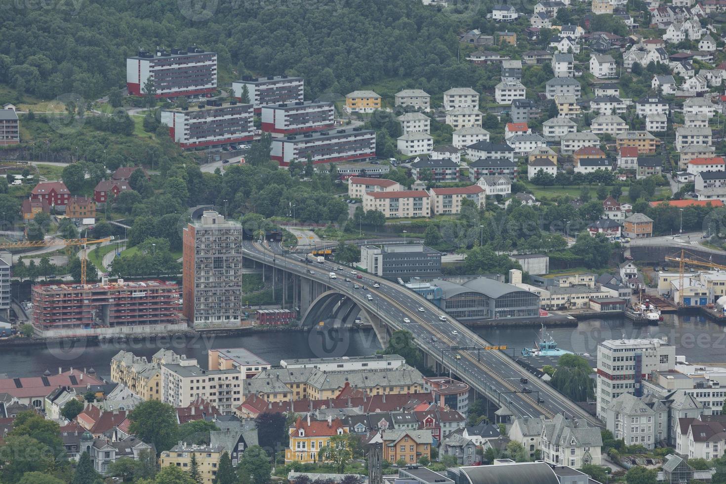 vista della città di bergen dal monte floyen foto