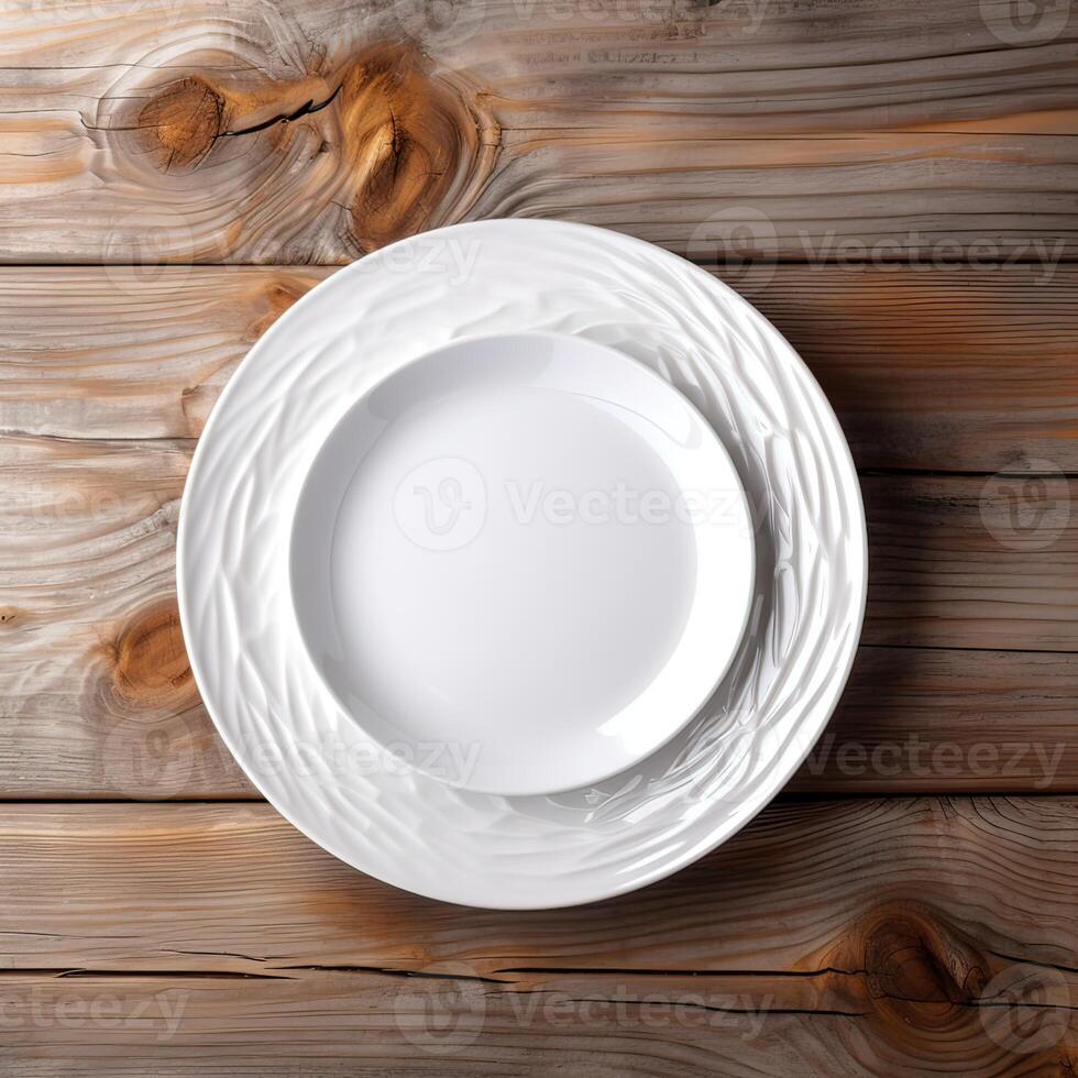 un vuoto piatto su un' bianca di legno tavolo. superiore Visualizza di bianca ceramica piatto su bianca di legno. generativo ai. foto