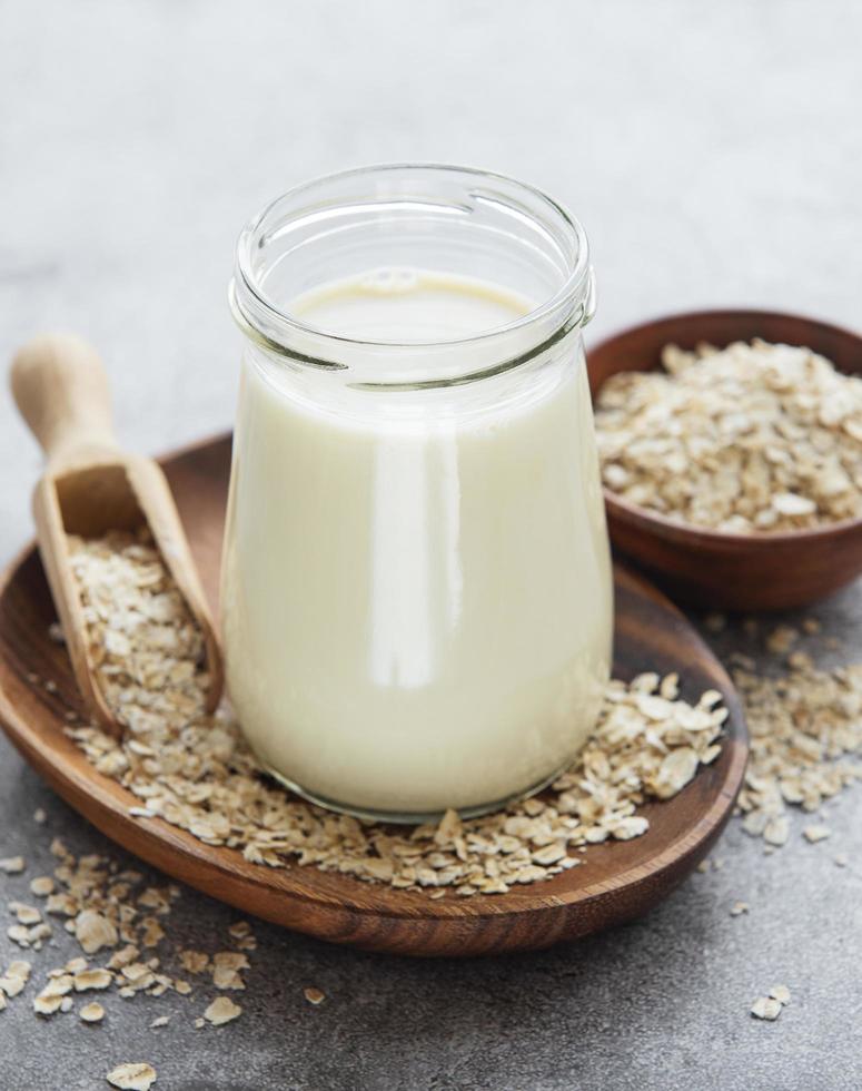 latte di avena vegano latte non caseario alternativo foto