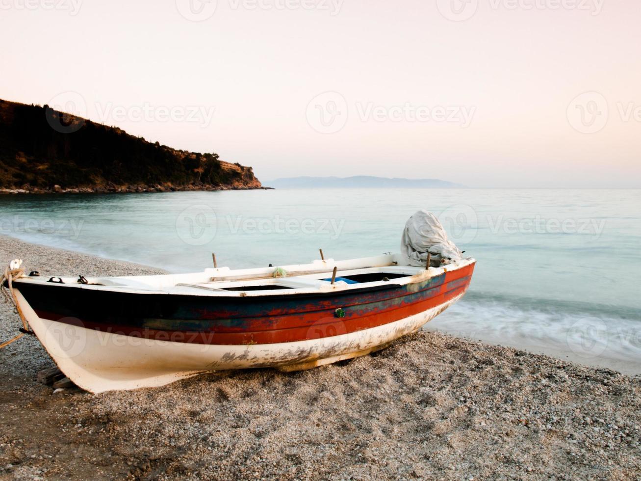 barca sull'isola di Cefalonia in Grecia foto