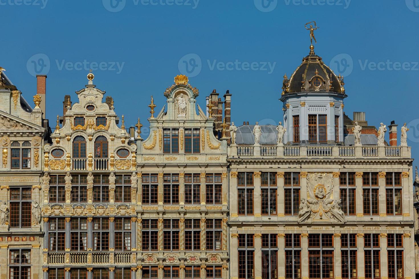 vecchia bella facciata al grand place di bruxelles belgio foto