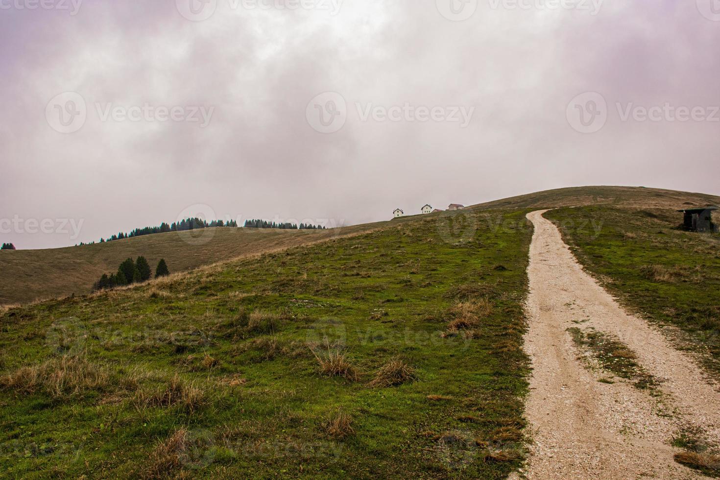 montagne dell'altopiano di asiago vicino a vicenza, italia foto