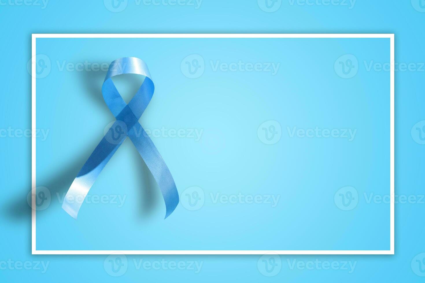 blu nastro su blu sfondo che rappresentano un annuale evento durante il mese di novembre per aumentare consapevolezza di Uomini Salute problemi e prostata cancro con copia spazio foto
