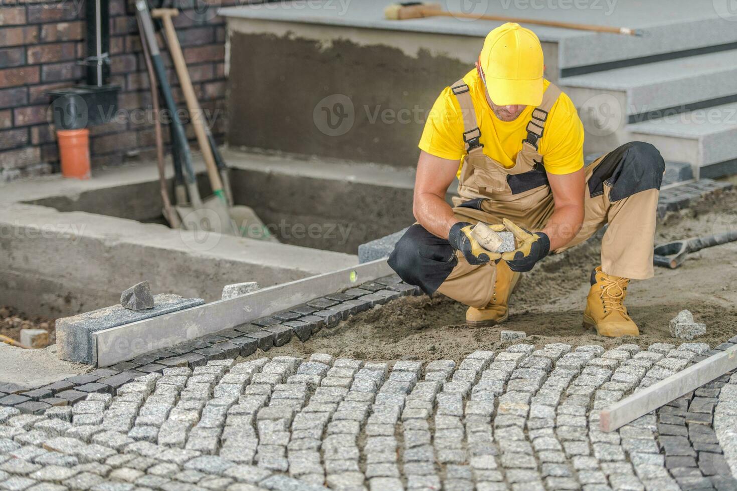 davanti cortile costruzione lavori foto