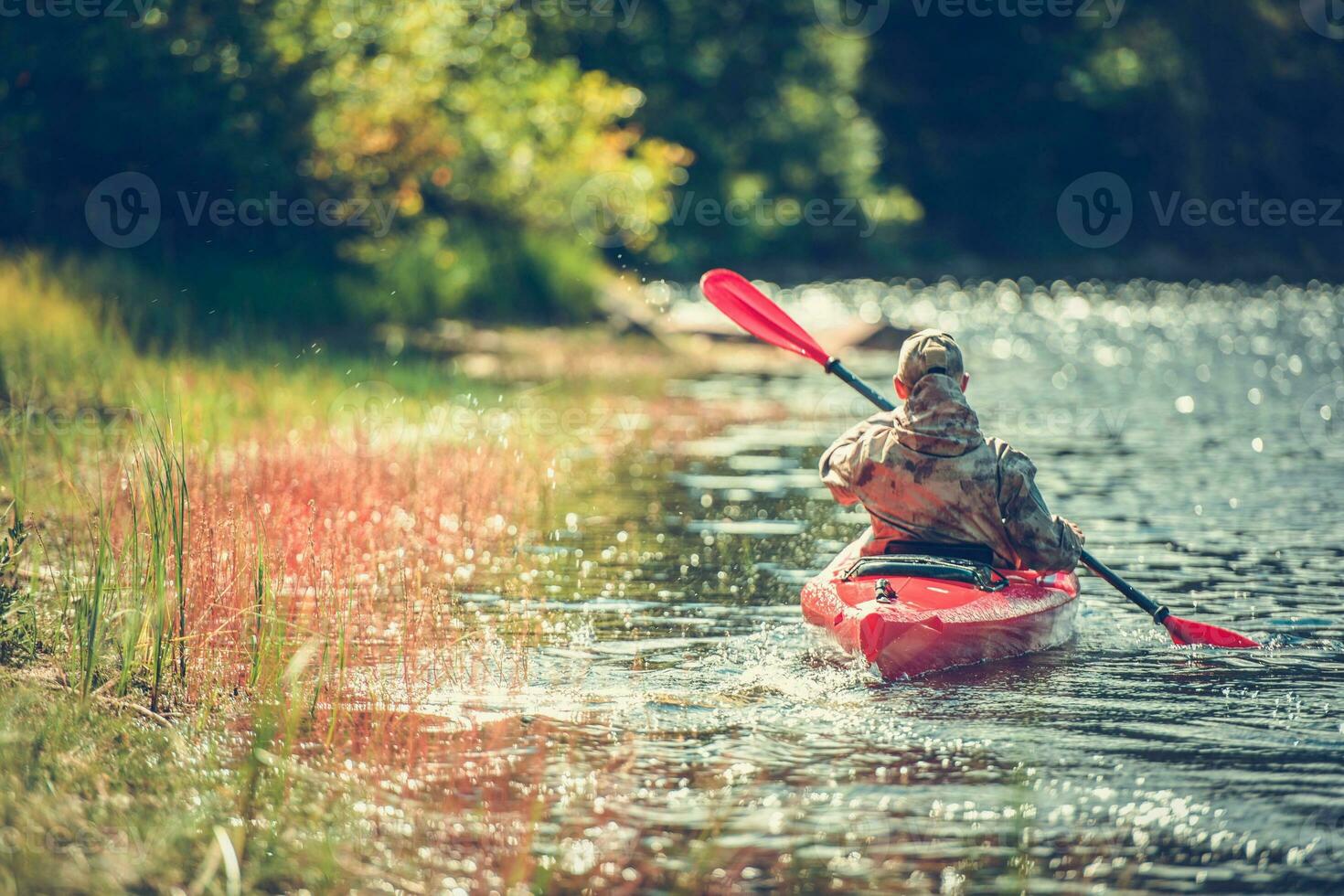 kayak lungo il fiume foto