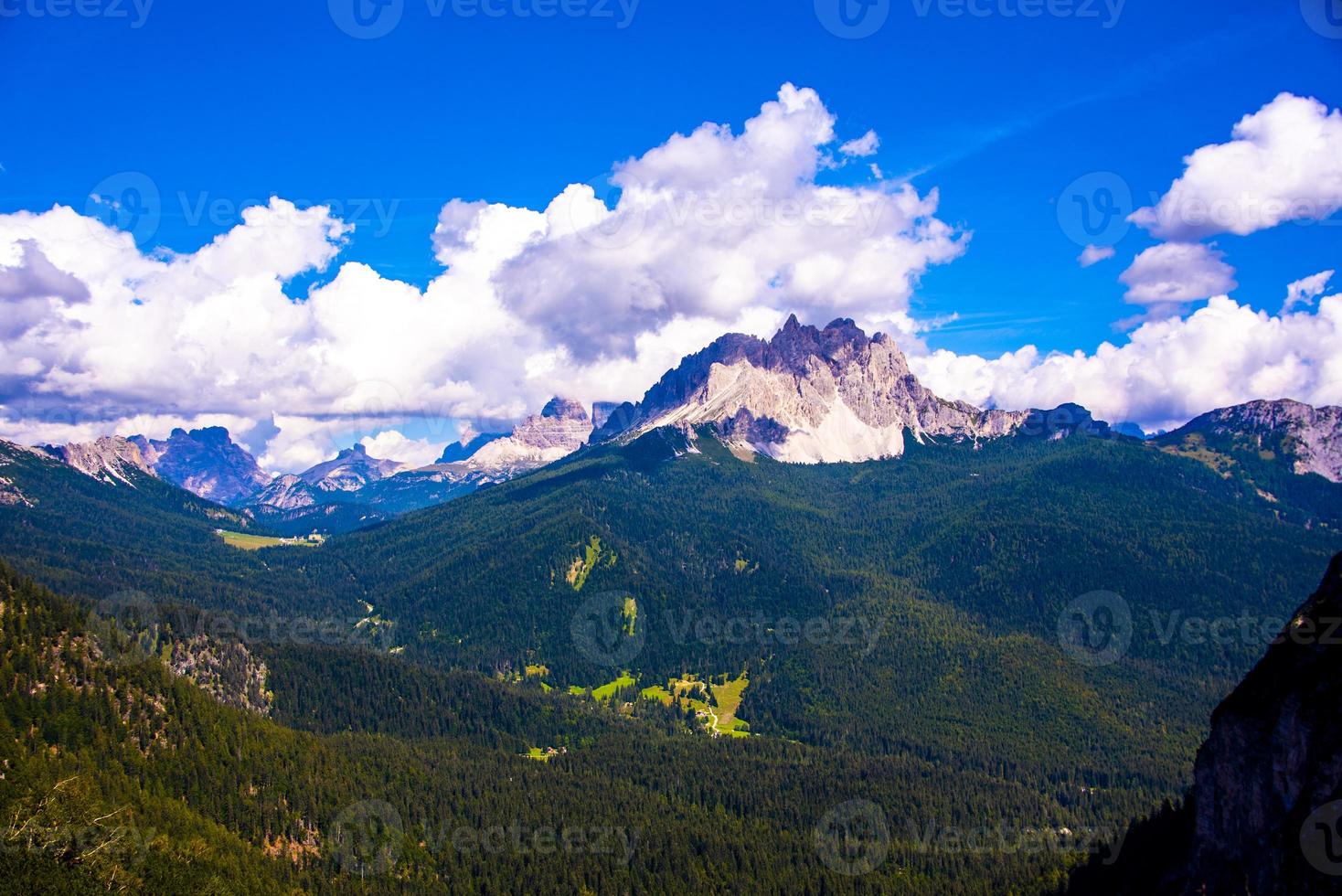 le dolomiti intorno a cortina d'ampezzo foto