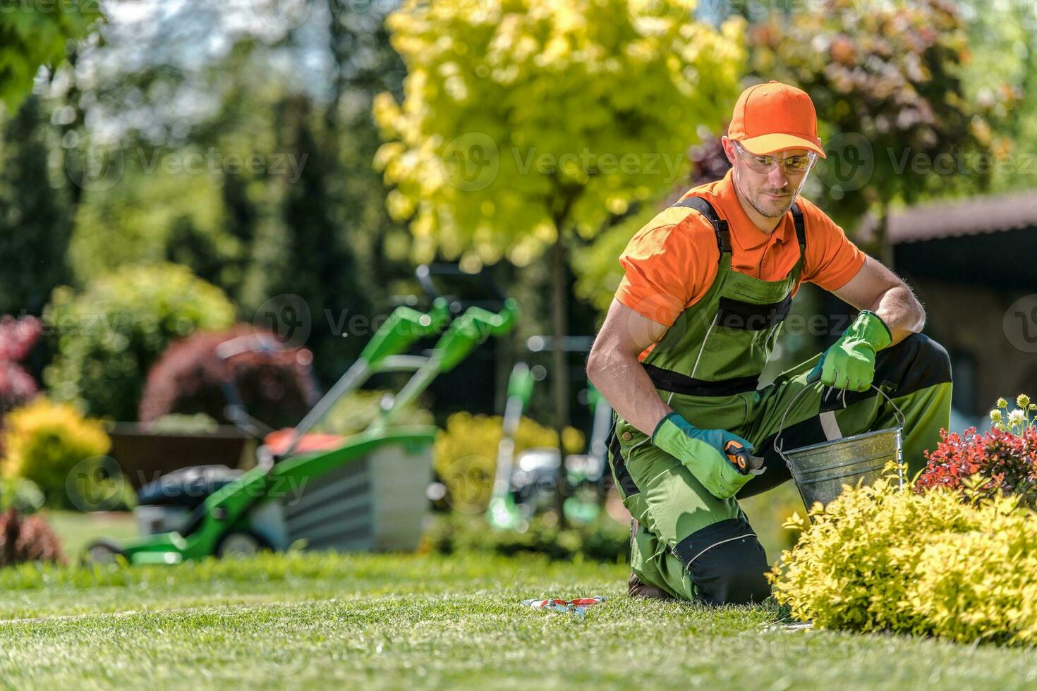 professionale caucasico giardiniere foto