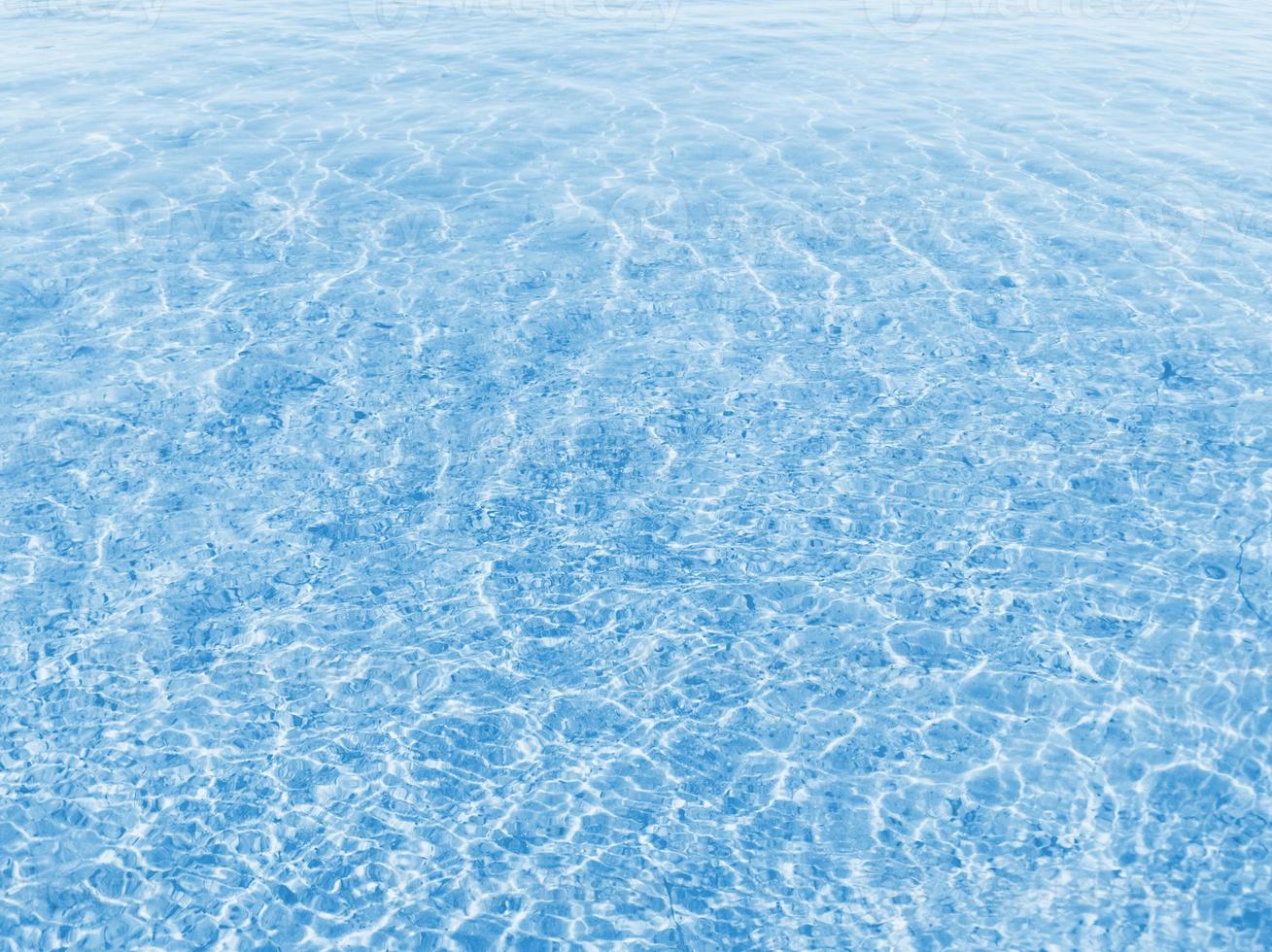 trama di acqua blu con piccole onde in una giornata di sole stock photo foto