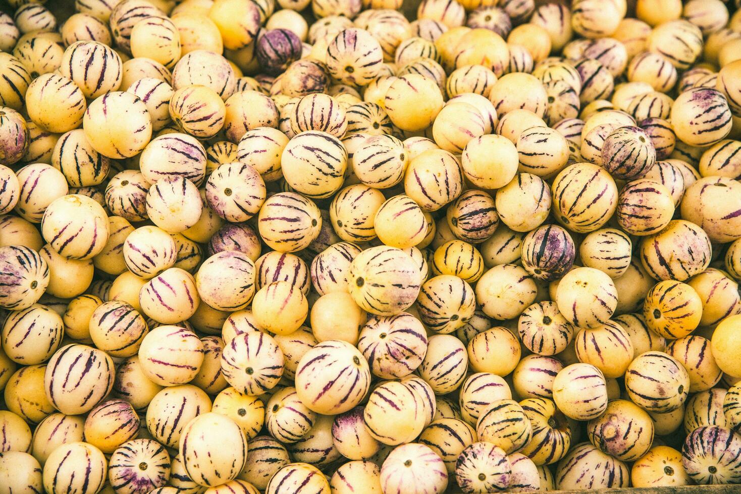 giallo cerchio modello e sfondo di Vietnam frutta o verdura foto