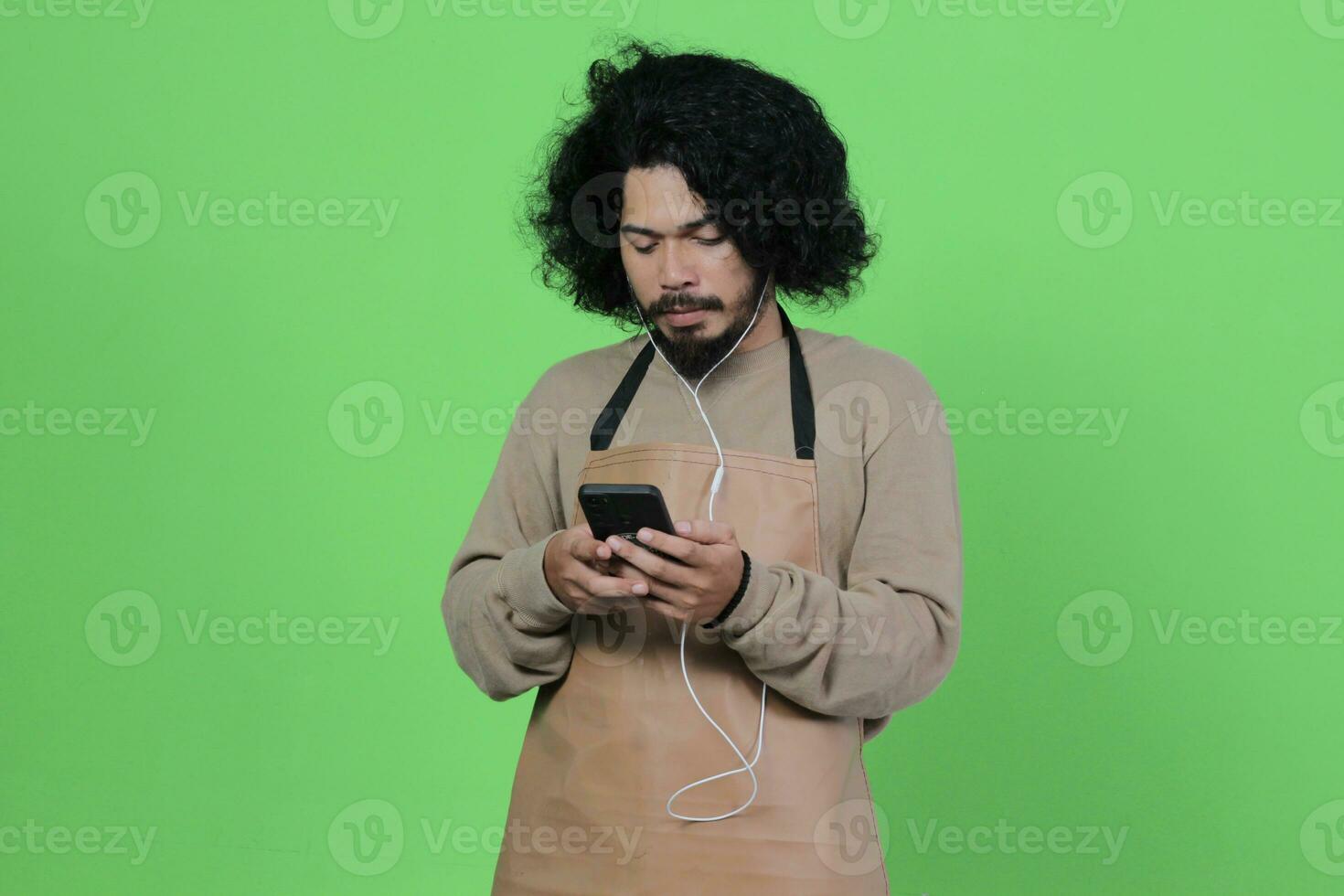 asiatico maschio caffè negozio barista pose e espressioni foto