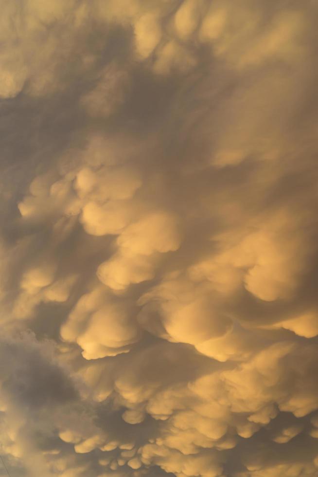 sfondo naturale con nuvole di mammatus foto