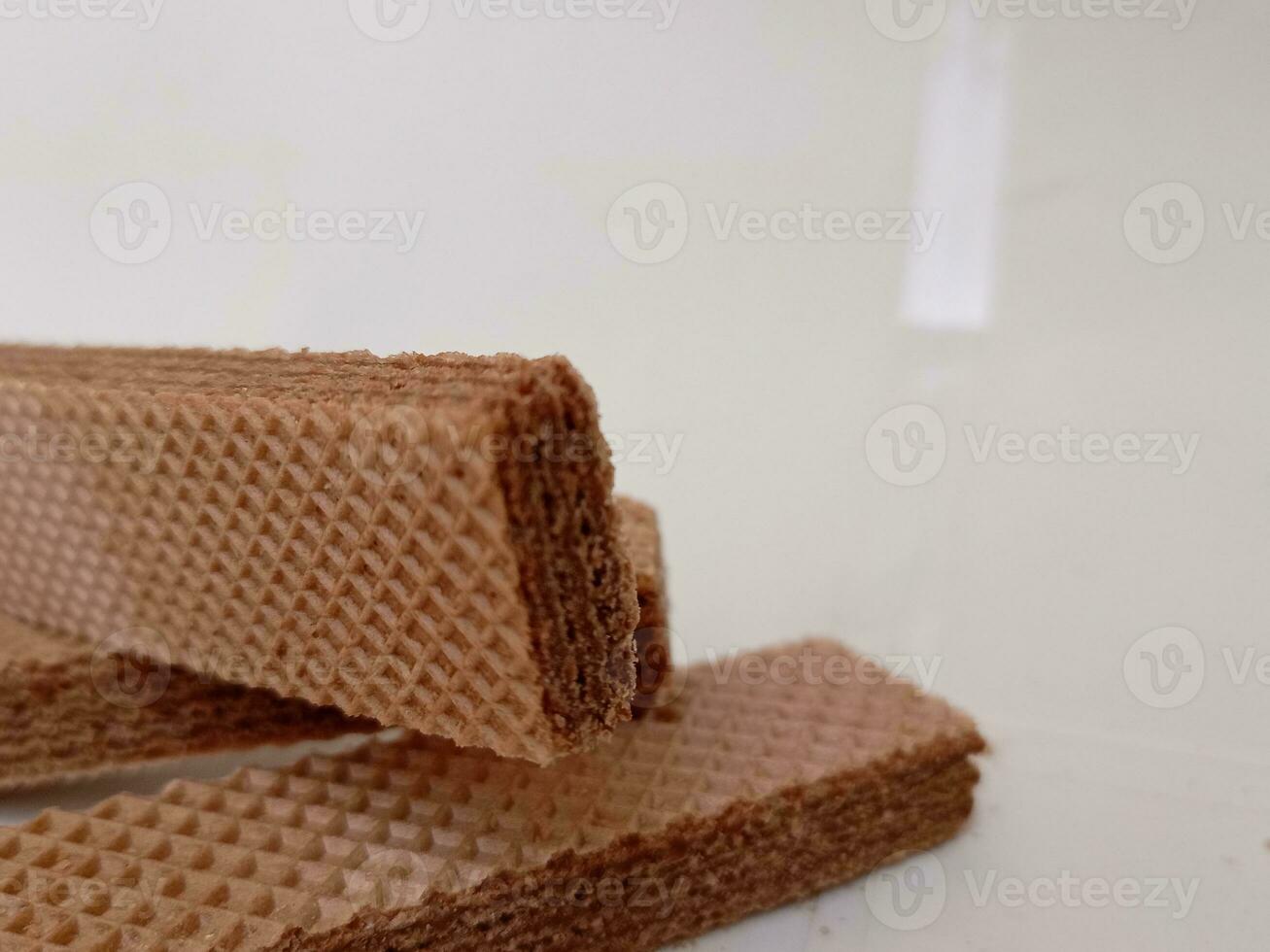 delizioso cioccolato wafer su bianca sfondo foto