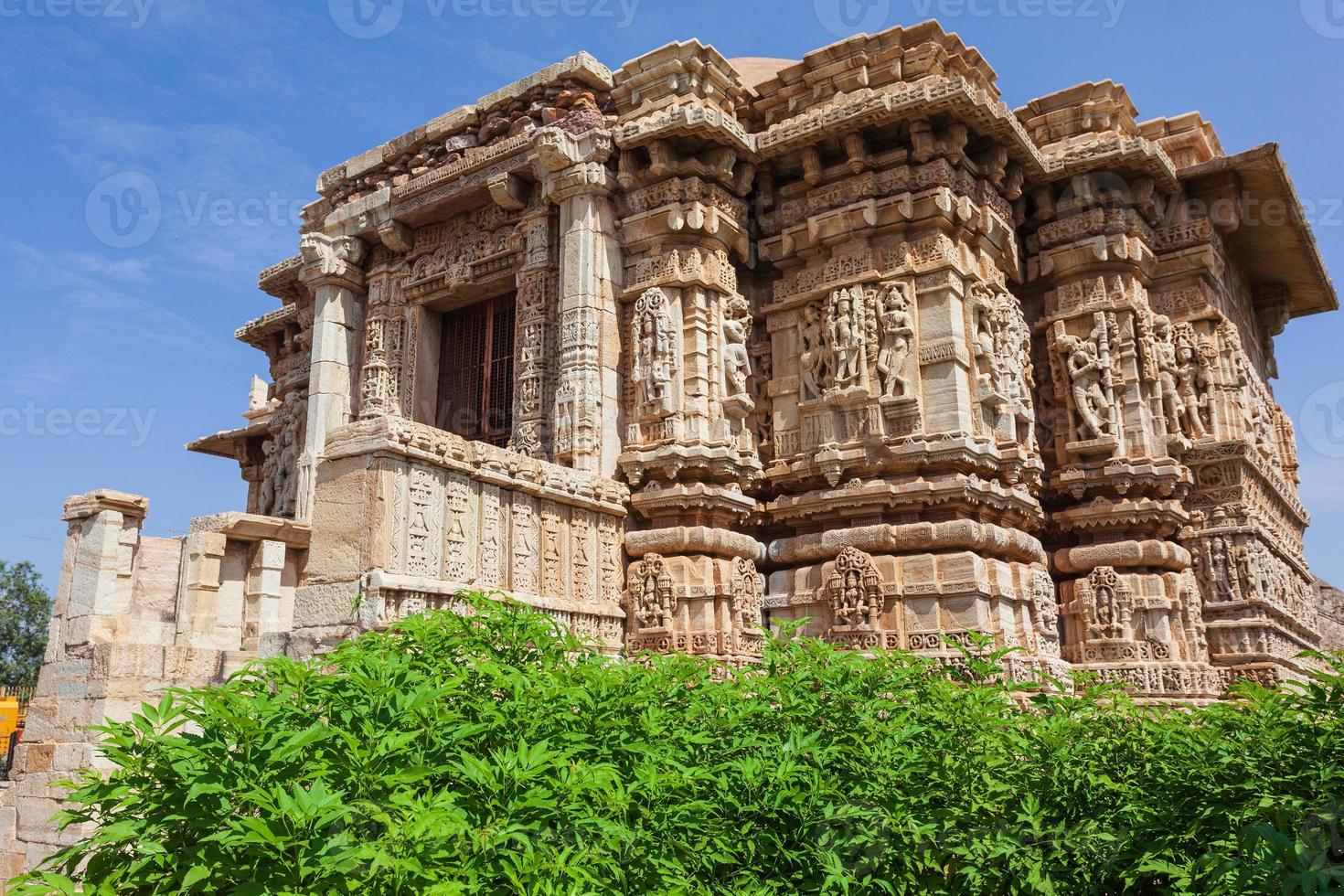 altare della divinità shani a chittorgarh, rajasthan, india foto