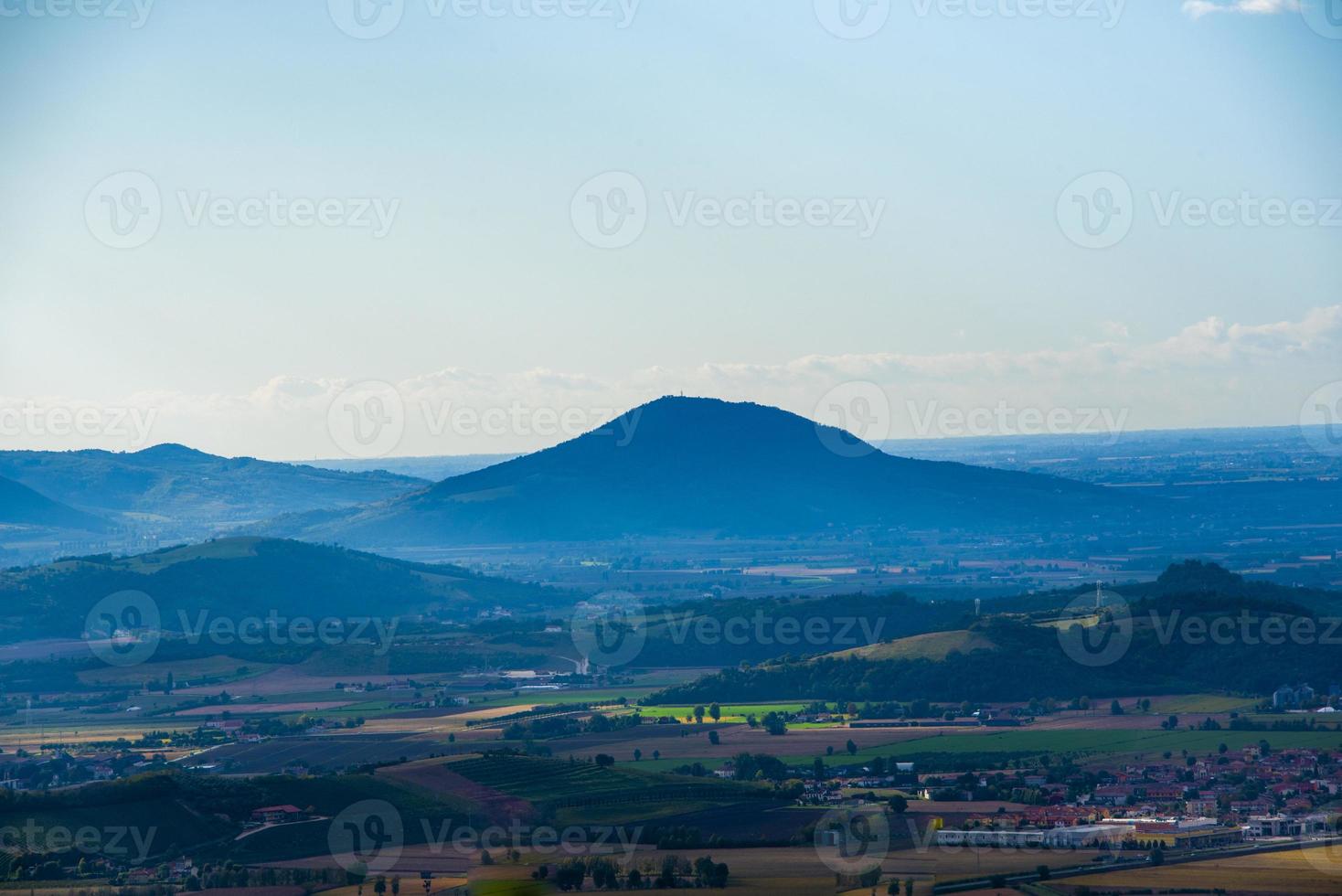 pianura e colline foto