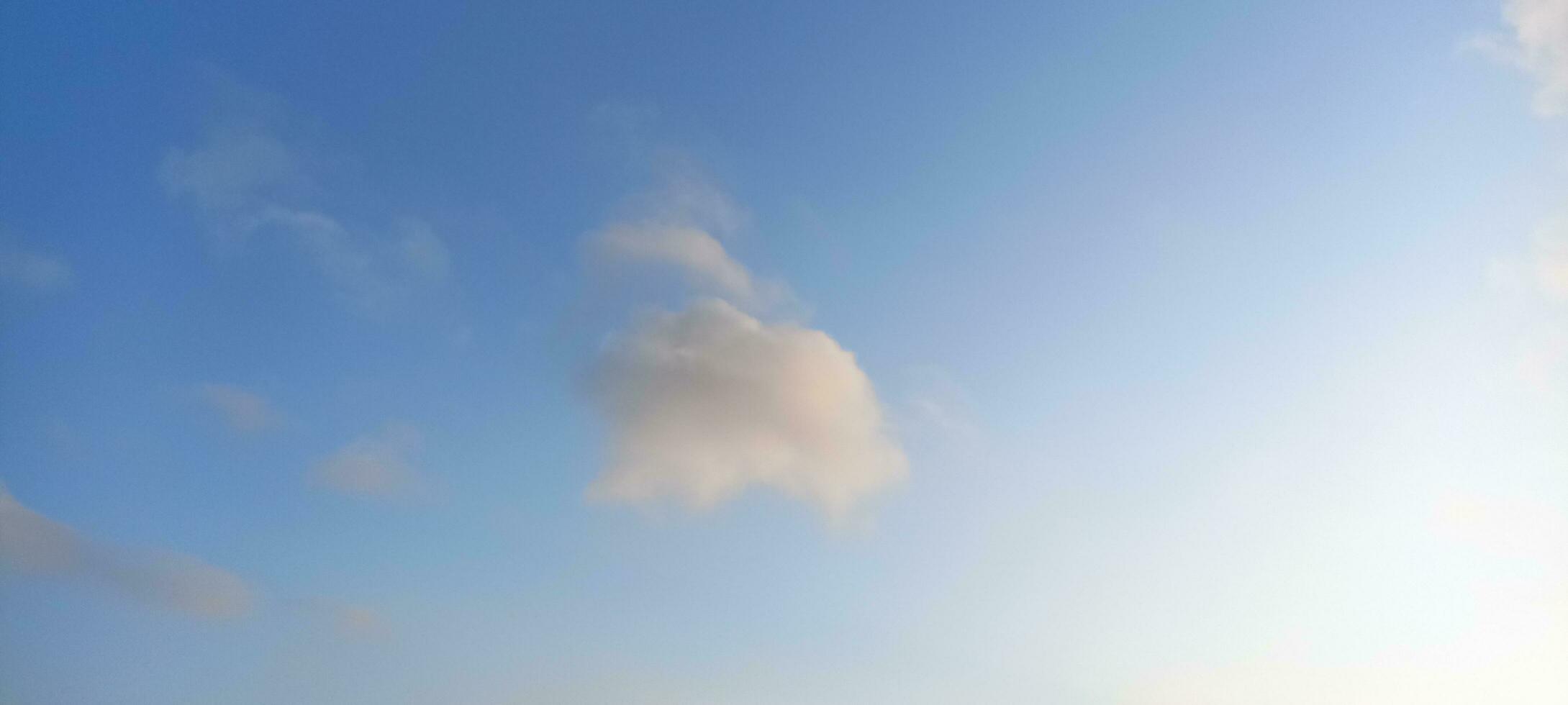 nuvole modulo nel il cielo foto