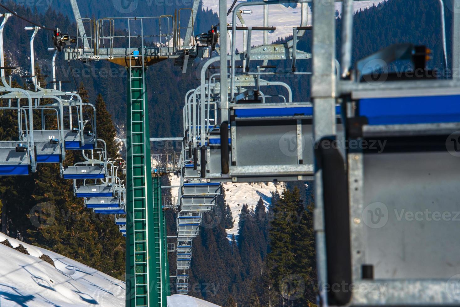 seggiovia e neve uno foto