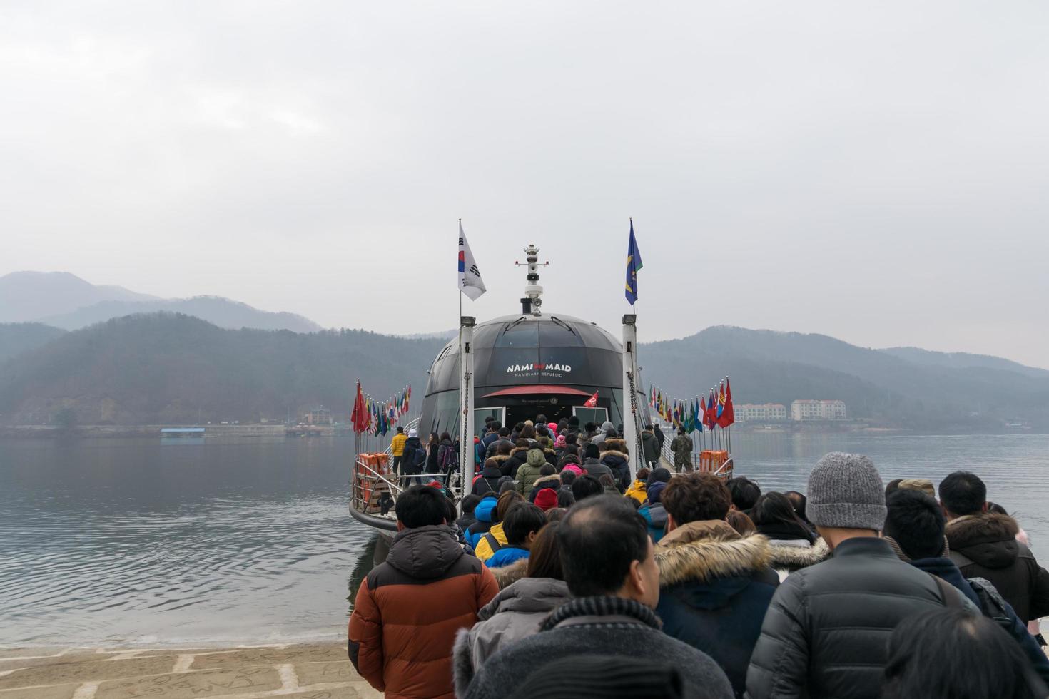 gangwon-do, corea 2016 - nave passeggeri per i turisti in tutta l'isola foto