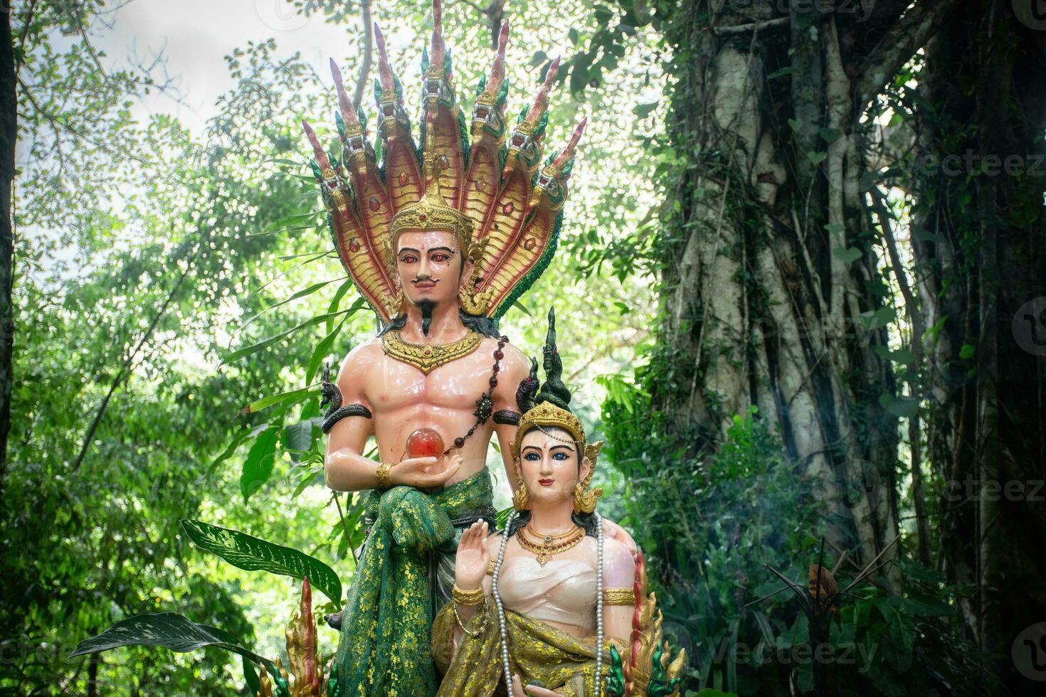 serpente re di naga nel thailand.naga o serpente statua foto