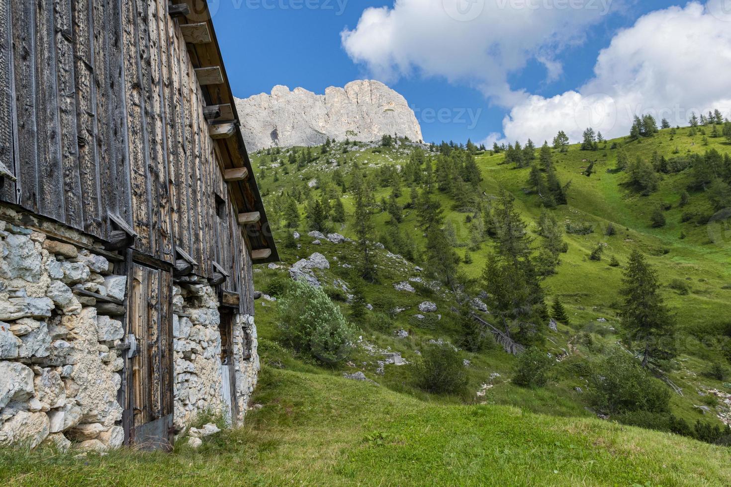 fienile in montagna foto