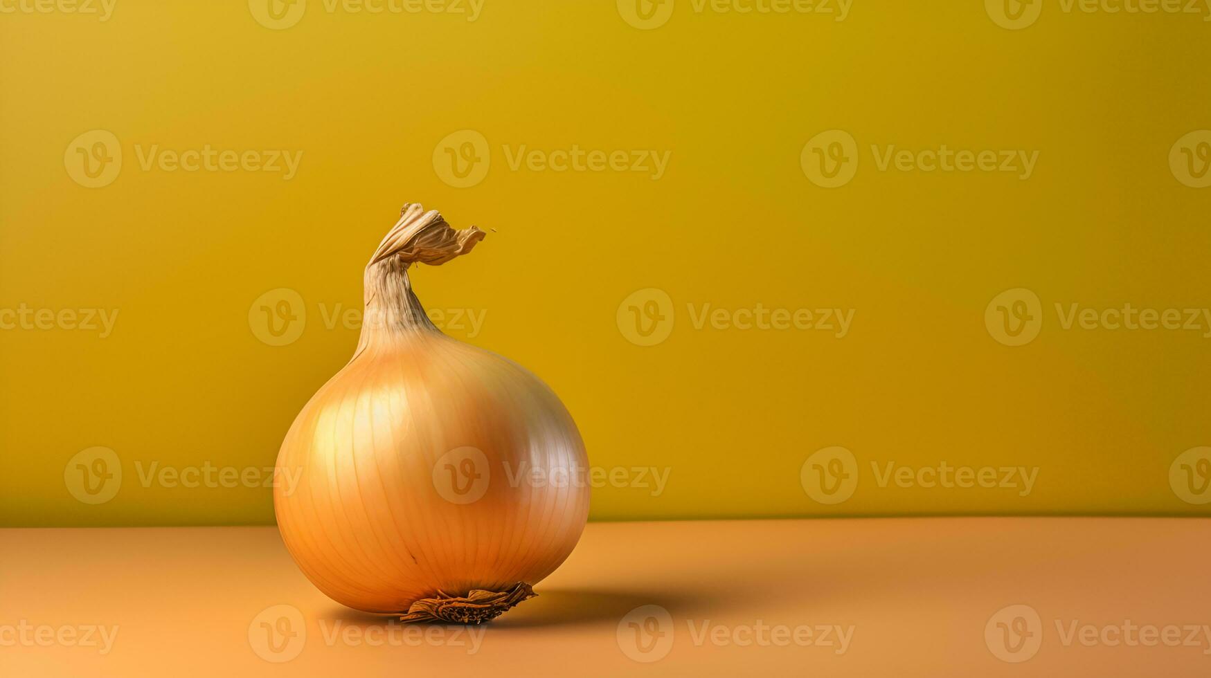 un' singolo cipolla su un' pastello giallo sfondo. foto