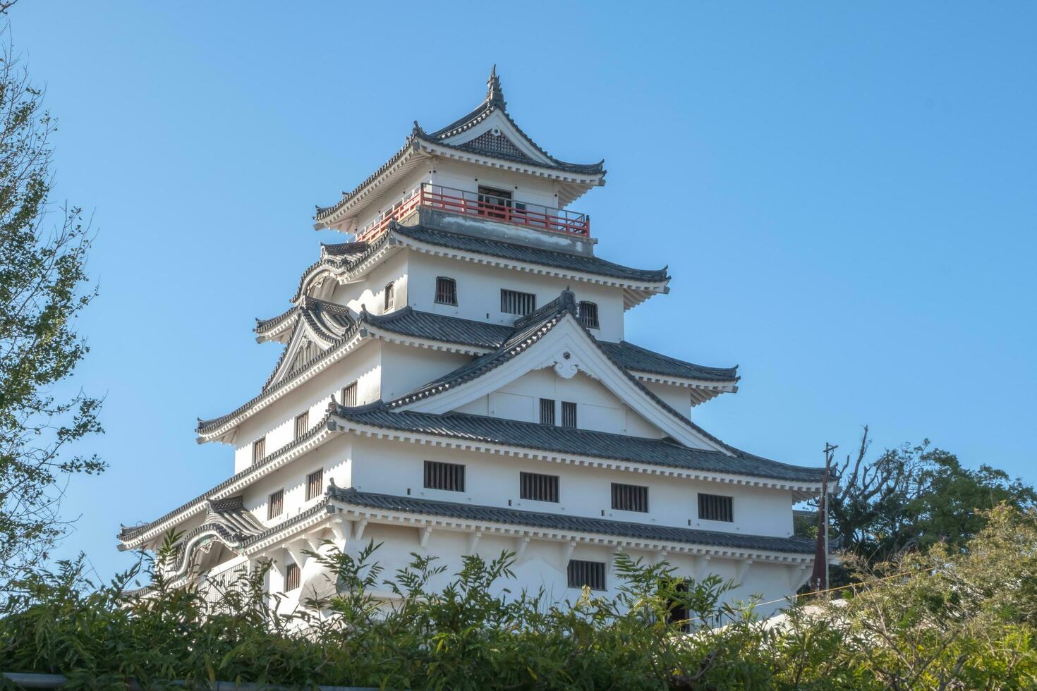 karatsu castello con blu cielo sfondo, vicino mare, saga, kyushu, Giappone foto