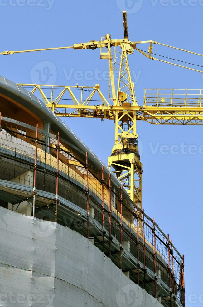 edificio sotto costruzione - verticale foto