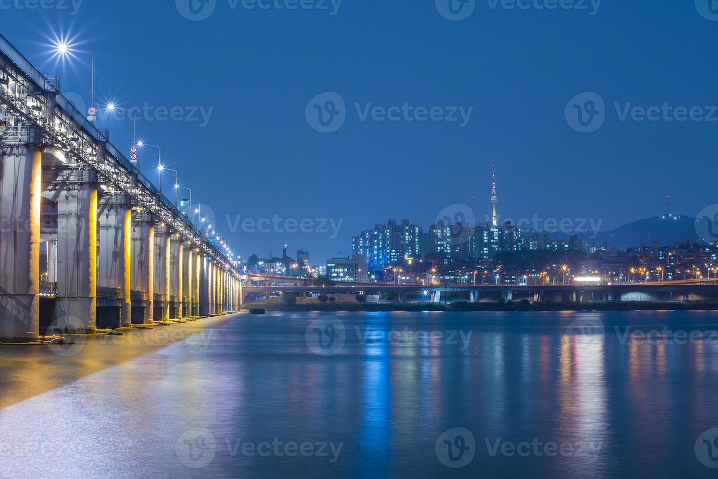 paesaggio urbano di seul di notte foto