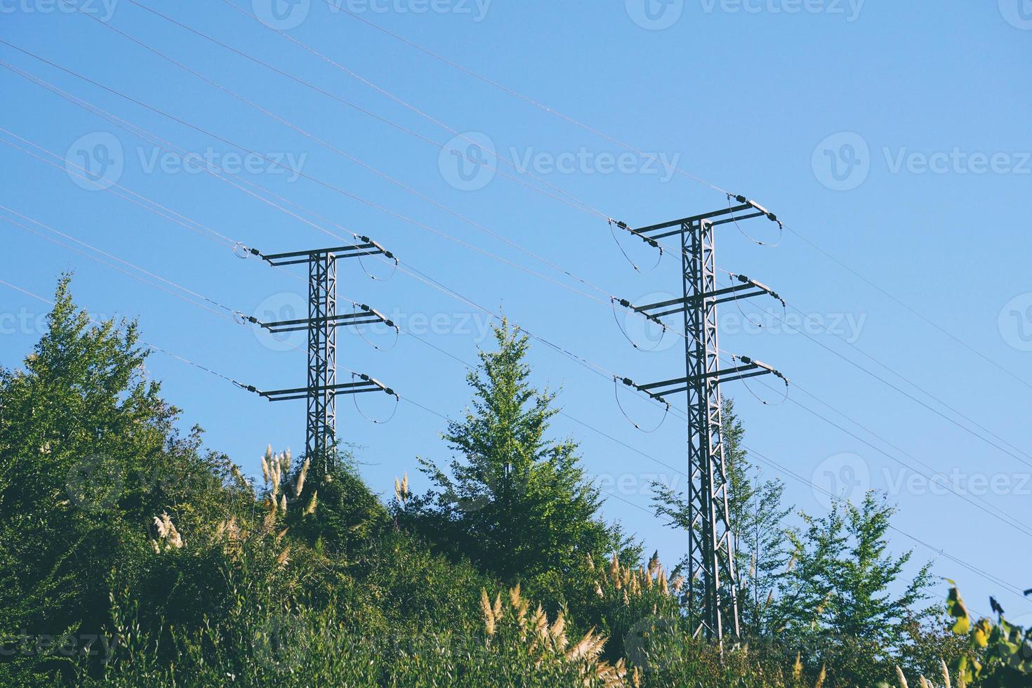 torre di trasmissione di energia elettrica foto