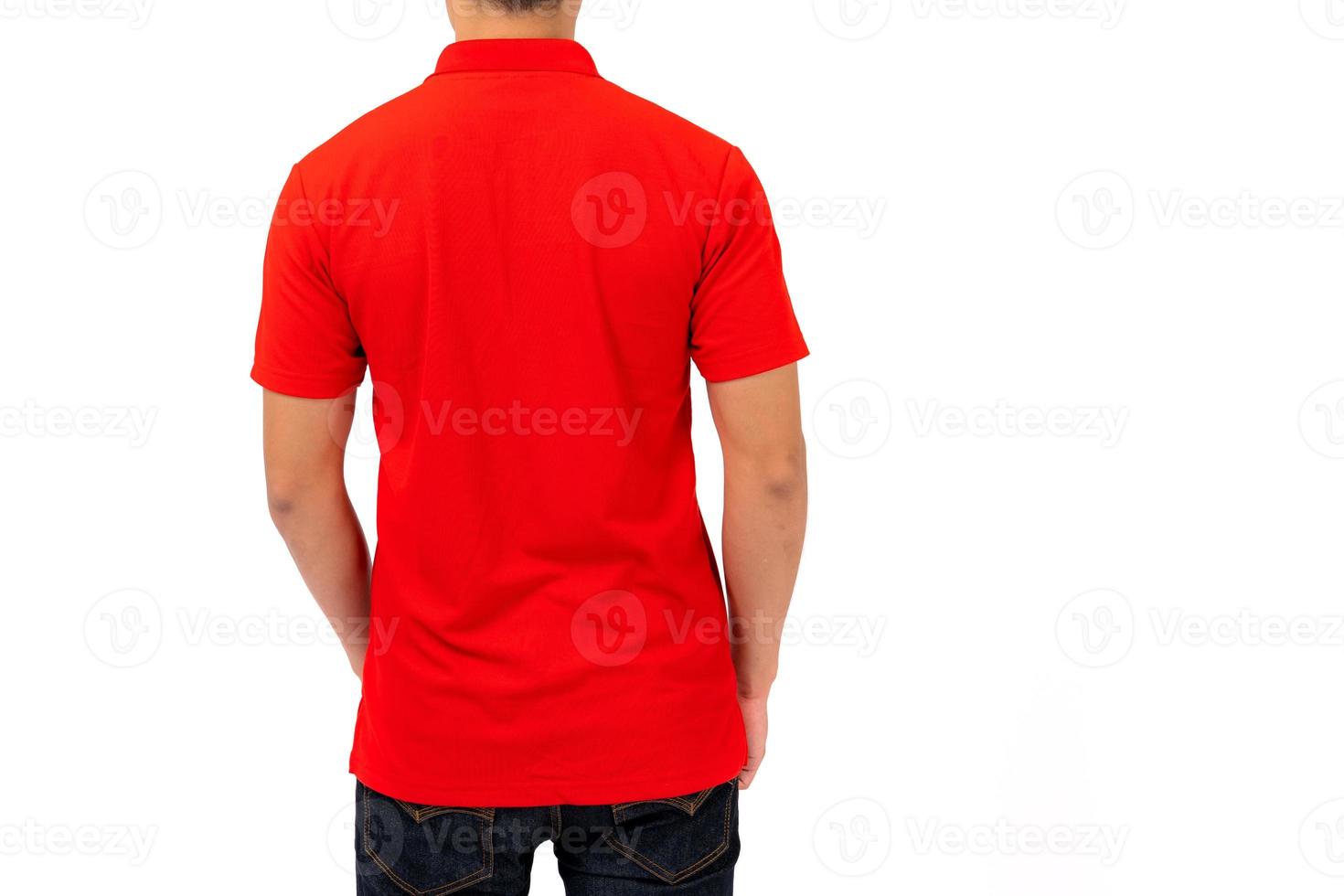 giovane uomo in camicia rossa su sfondo bianco foto