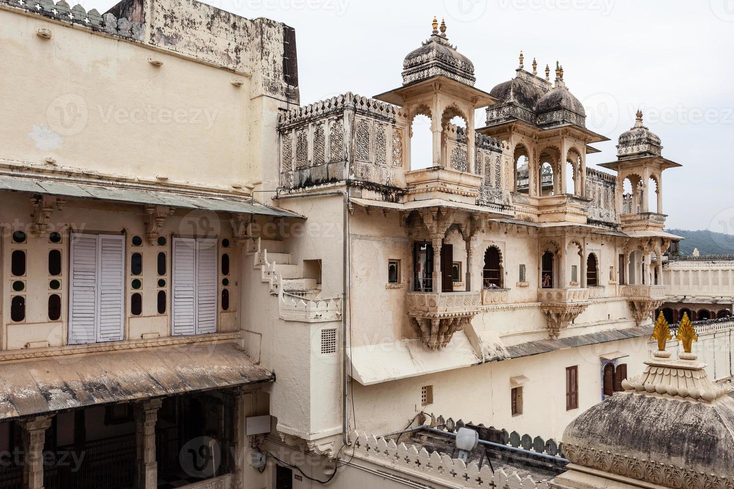 palazzo della città di udaipur nel rajasthan, india foto