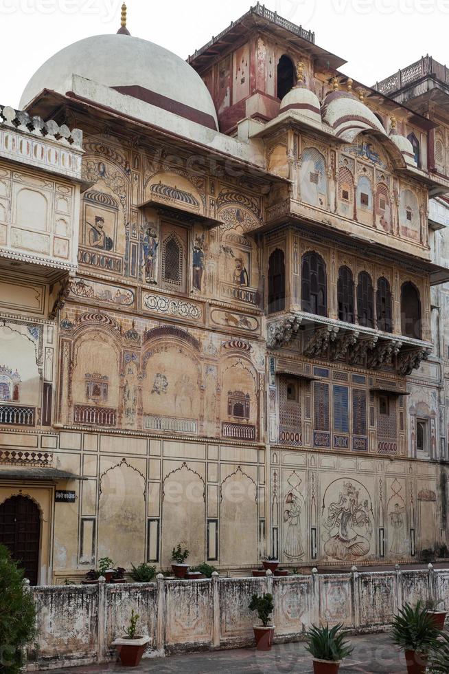 palazzo di città a karauli, rajasthan, india foto