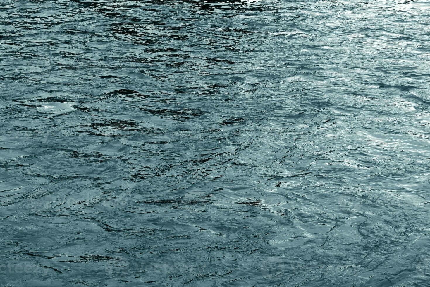 il struttura di il acqua di il fiume. naturale acqua sfondo con increspature e onde. foto