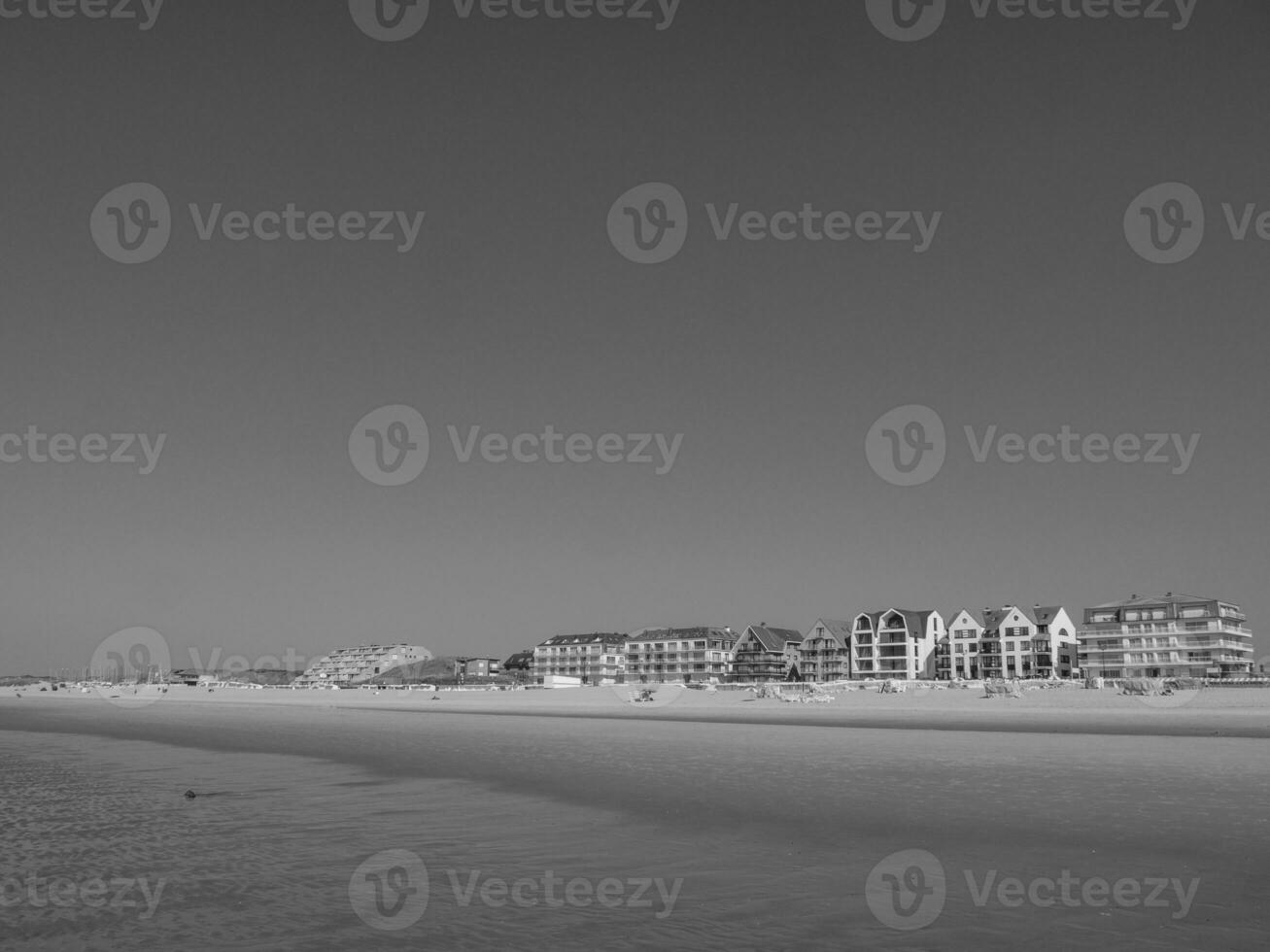 il spiaggia di de haan a il nord mare foto