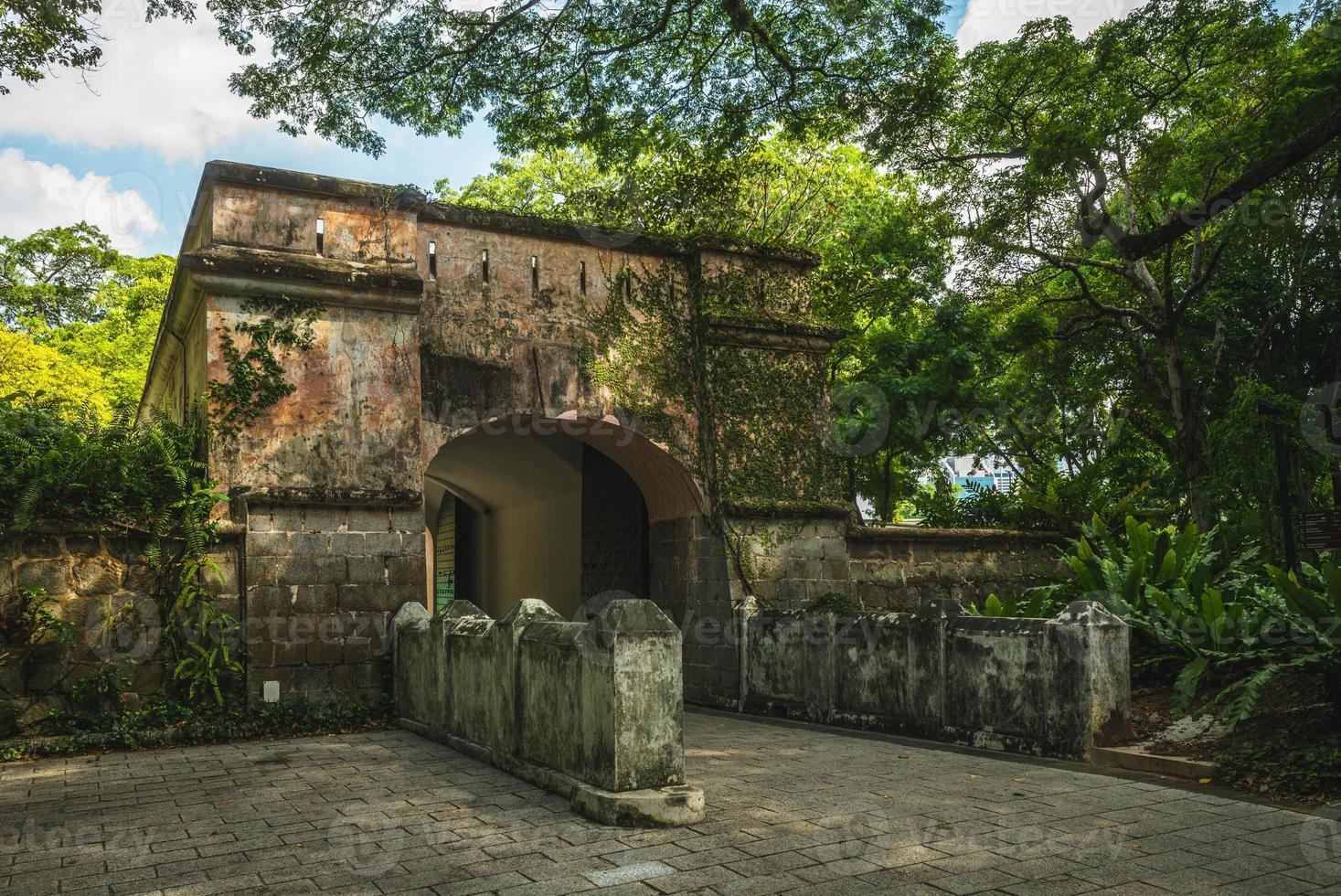 il cancello del parco di Fort Canning Hill a Singapore foto