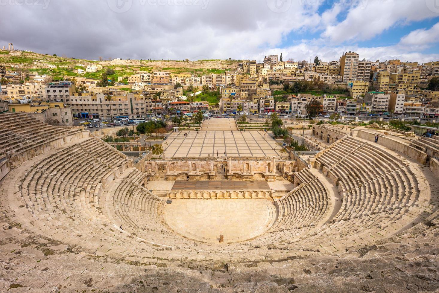 veduta aerea del teatro romano di amman giordania foto