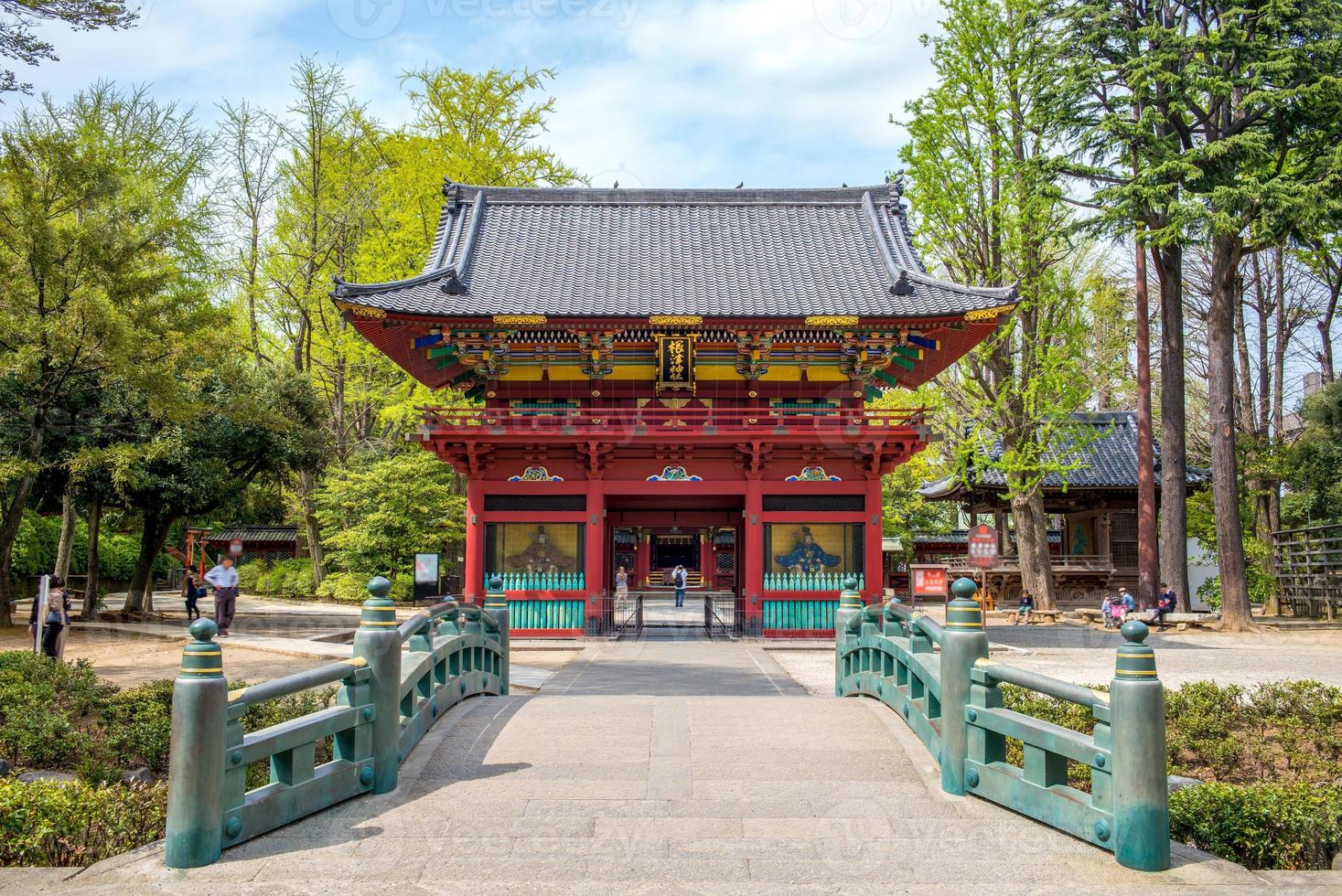 santuario nezu a tokyo in giappone foto