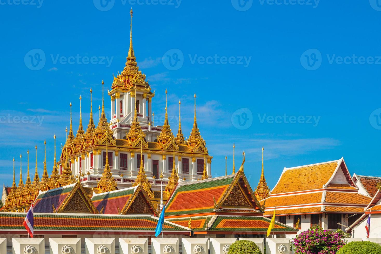 Wat ratchanatdaram loha prasat tempio a bangkok in thailandia foto