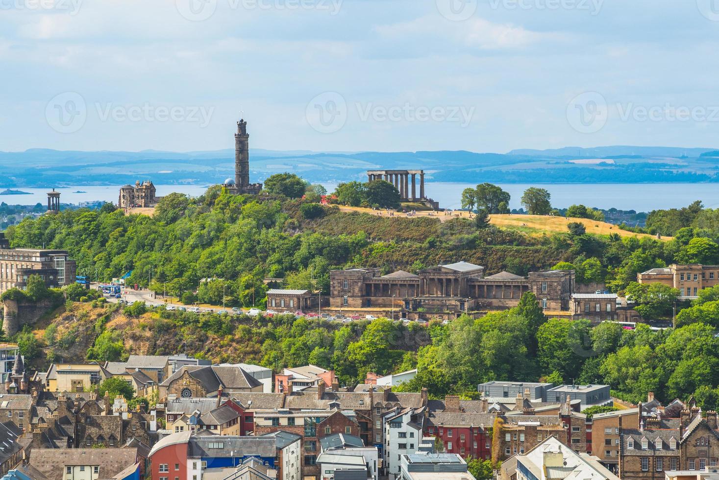 Vista aerea di Edimburgo e Calton Hill in Scozia, Regno Unito foto