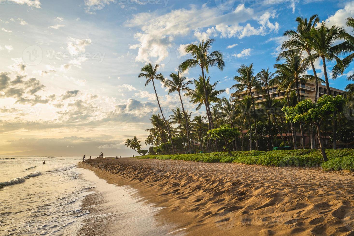 scenario alla spiaggia di kaanapali sull'isola di maui, hawaii, us foto