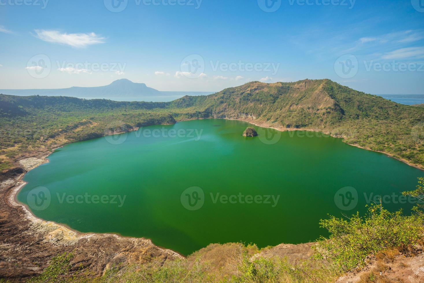 Lago Taal a Batangas vicino a Manila nelle Filippine foto