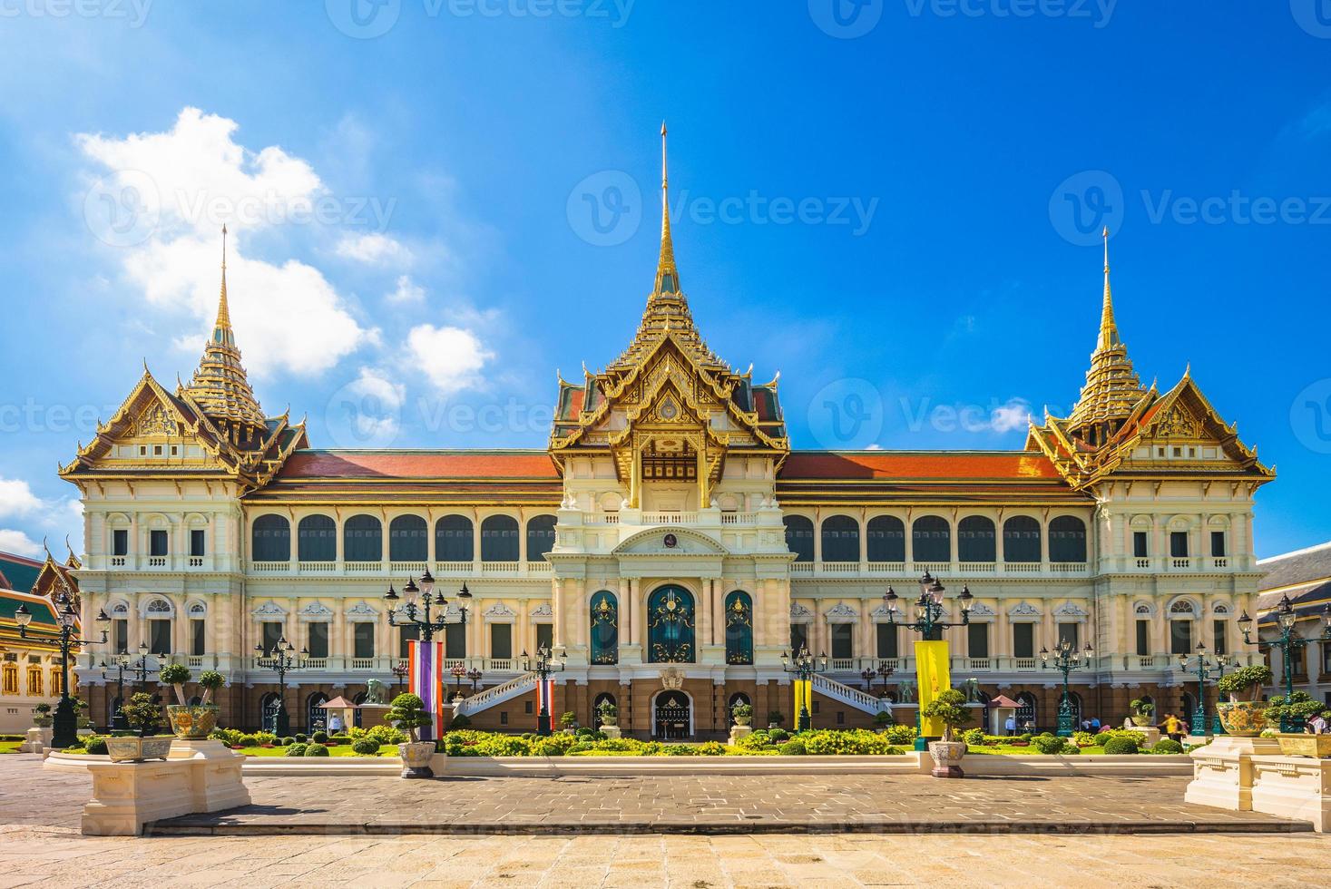 chakri maha prasat grande palazzo a bangkok, thailandia foto
