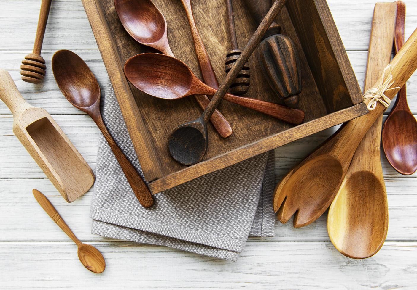 posate in legno utensili da cucina foto