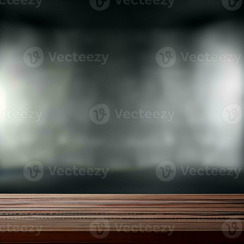 vuoto di legno tavolo con Fumo galleggiante su su buio sfondo foto